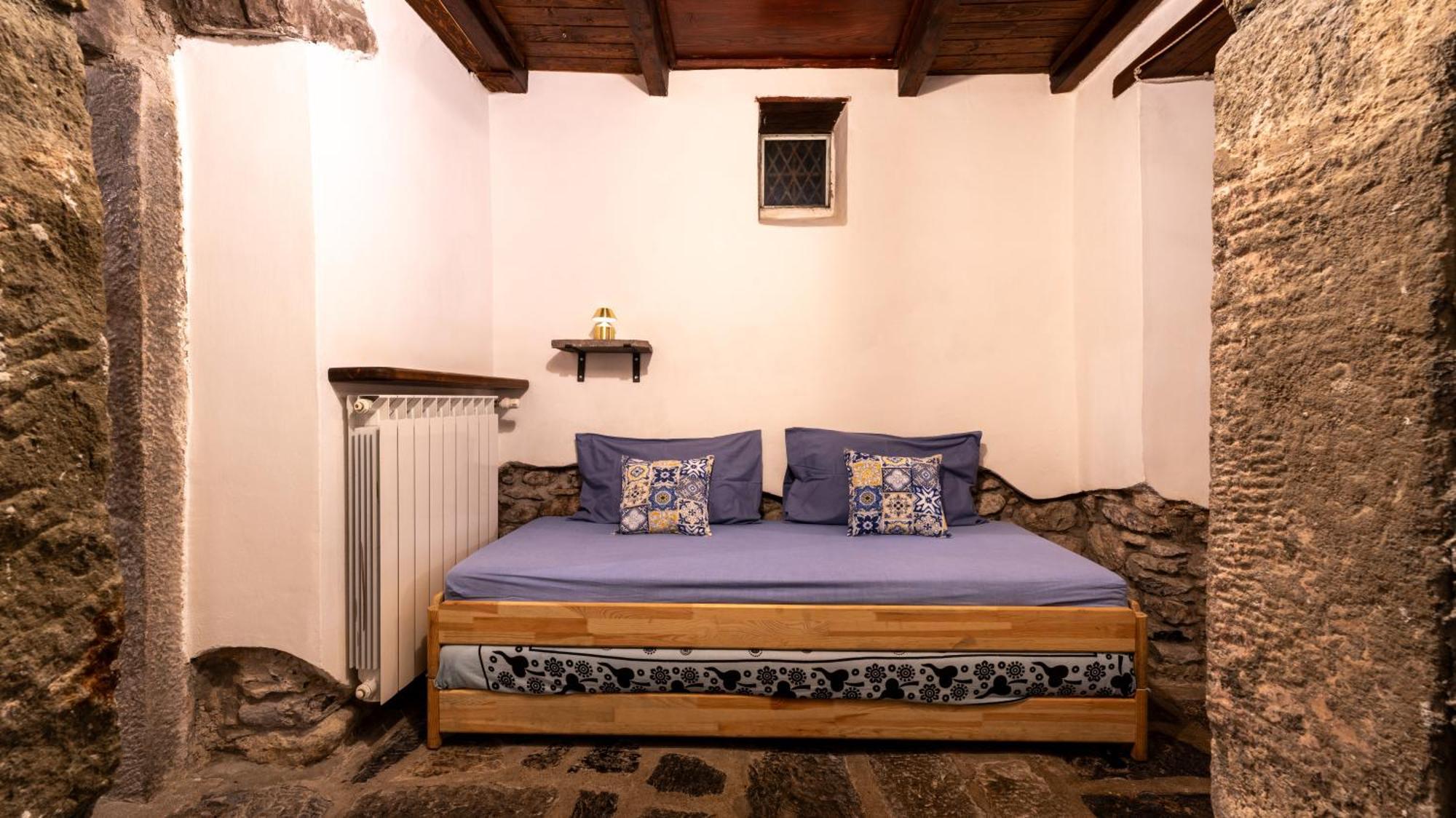 Bed and Breakfast La Casa Delle Pietre Parlanti - Casa In Pietra Ai Piedi Del Parco Delle 5 Terre Biassa Экстерьер фото
