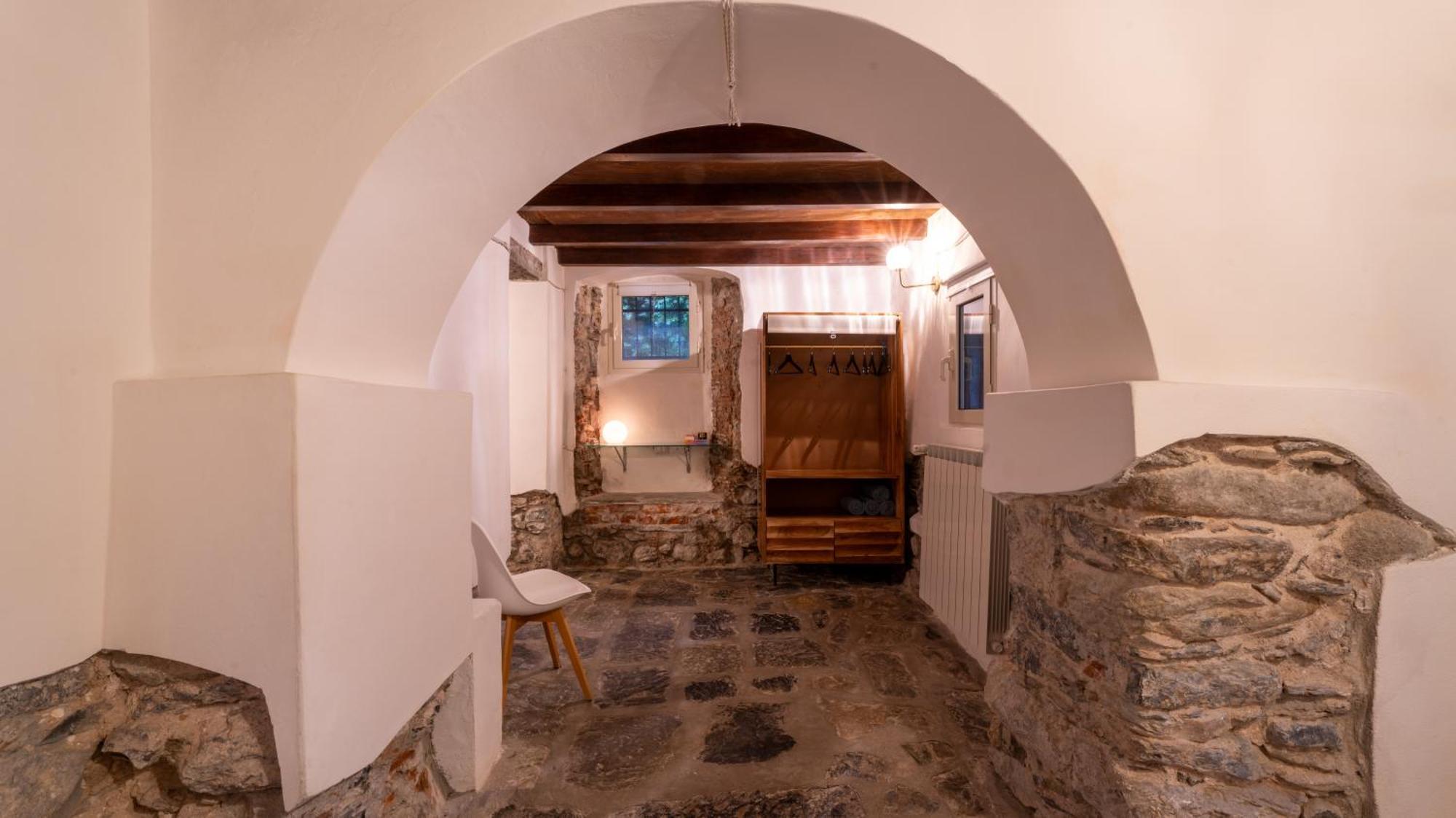 Bed and Breakfast La Casa Delle Pietre Parlanti - Casa In Pietra Ai Piedi Del Parco Delle 5 Terre Biassa Экстерьер фото