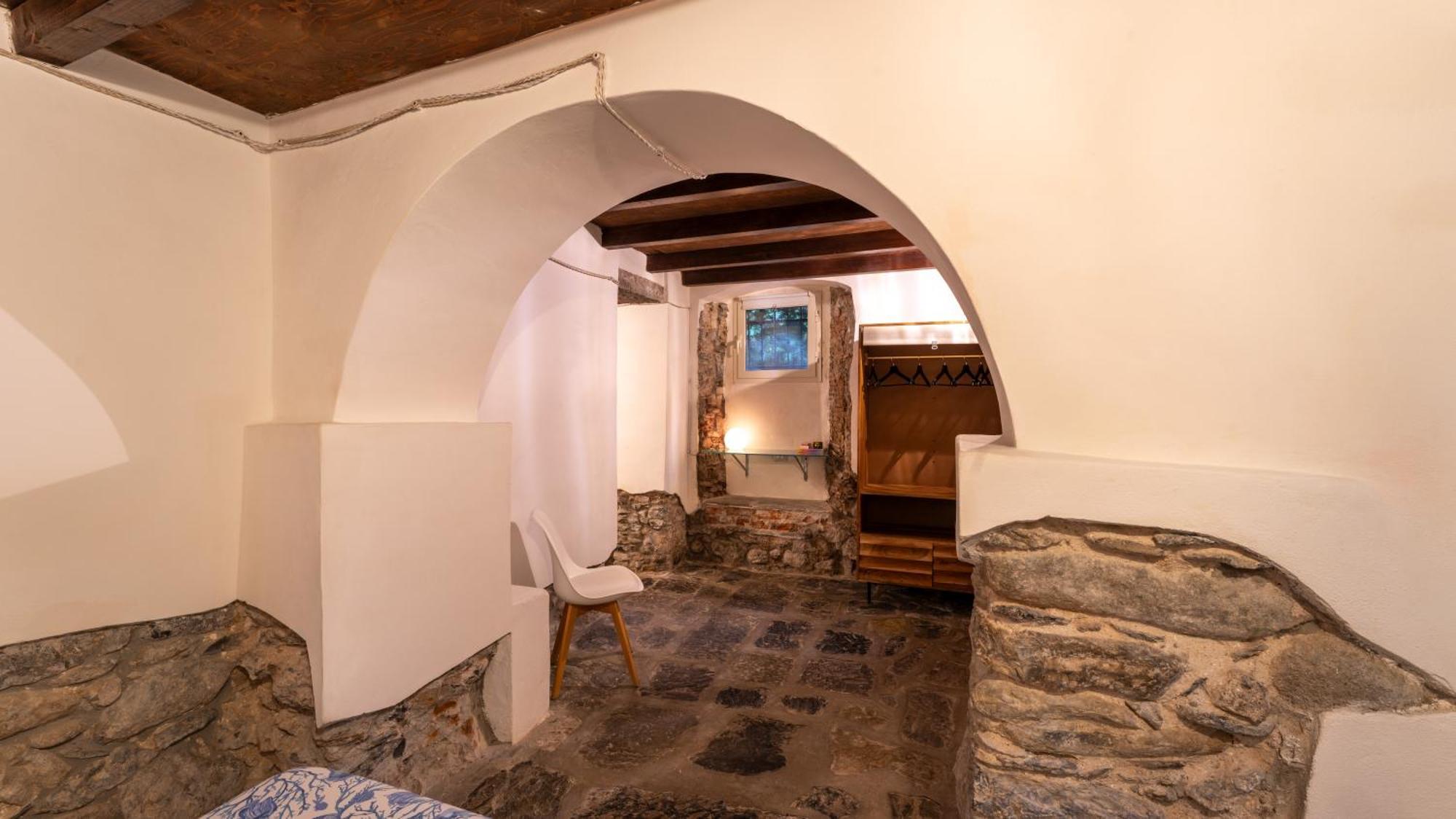 Bed and Breakfast La Casa Delle Pietre Parlanti - Casa In Pietra Ai Piedi Del Parco Delle 5 Terre Biassa Экстерьер фото