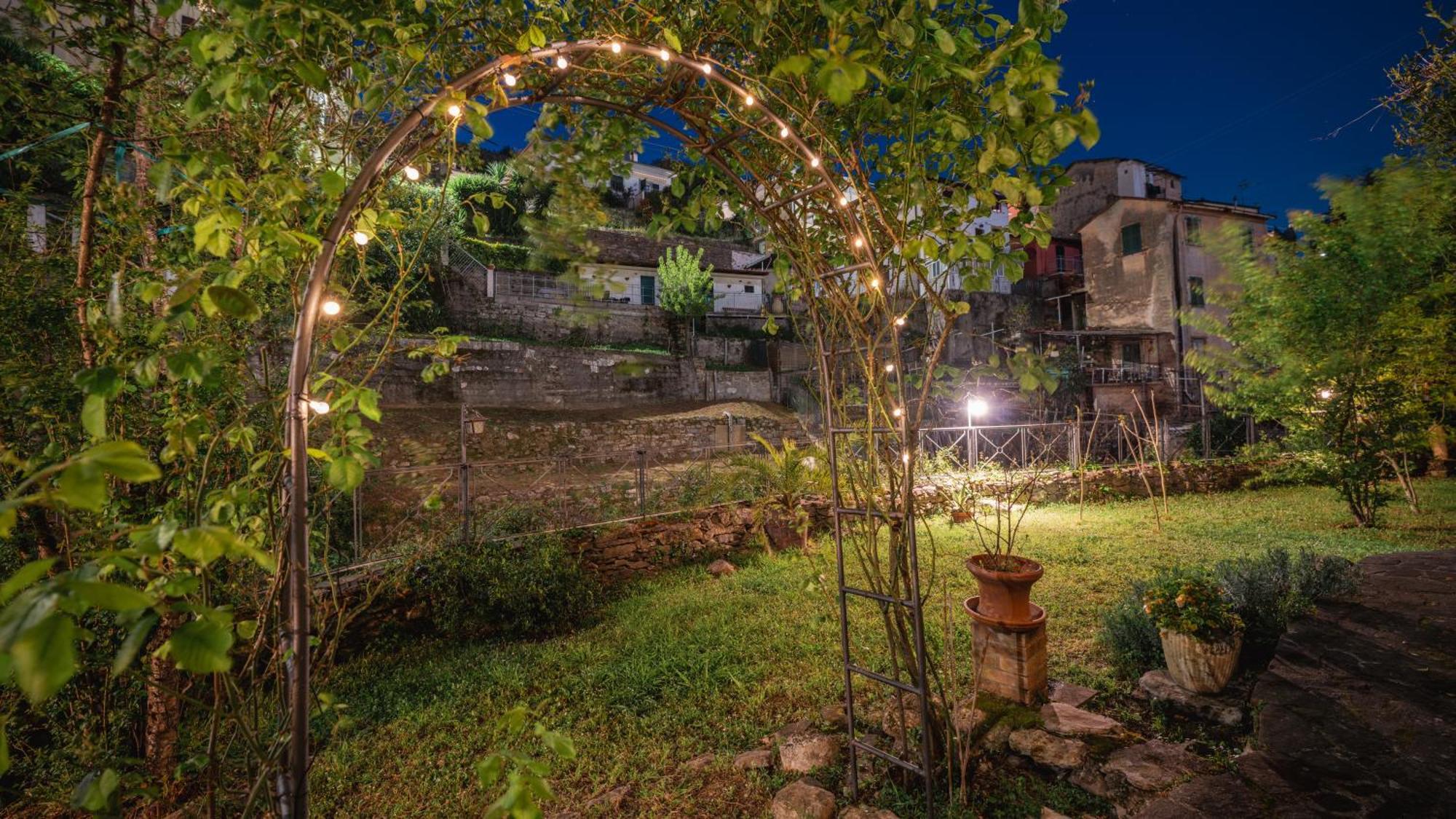 Bed and Breakfast La Casa Delle Pietre Parlanti - Casa In Pietra Ai Piedi Del Parco Delle 5 Terre Biassa Экстерьер фото